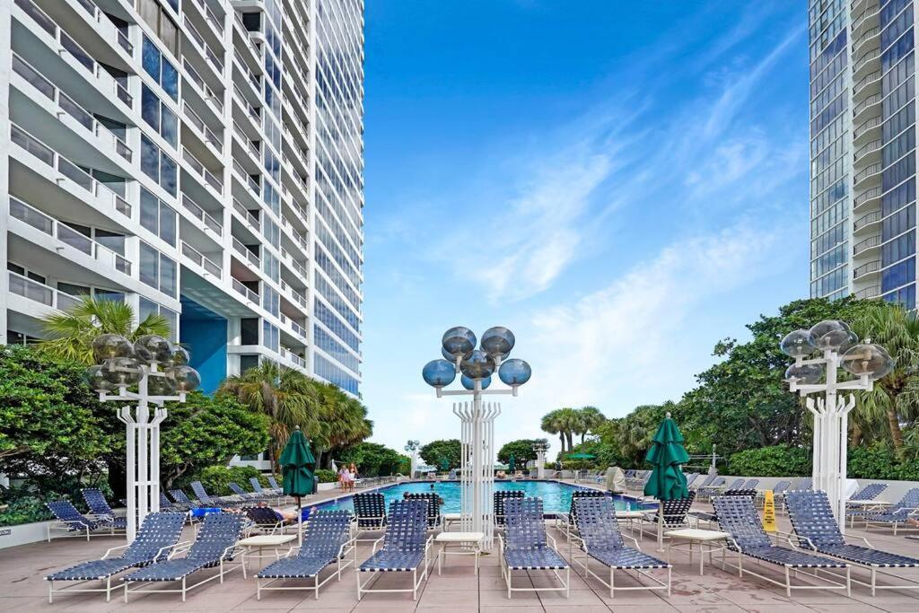 Shore To Please! Park And Water Views!